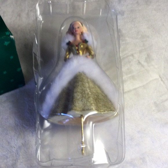 ⭐️ Vintage Hallmark Happy Anniversary Barbie Doll Stocking Hanger - Picture 8 of 10